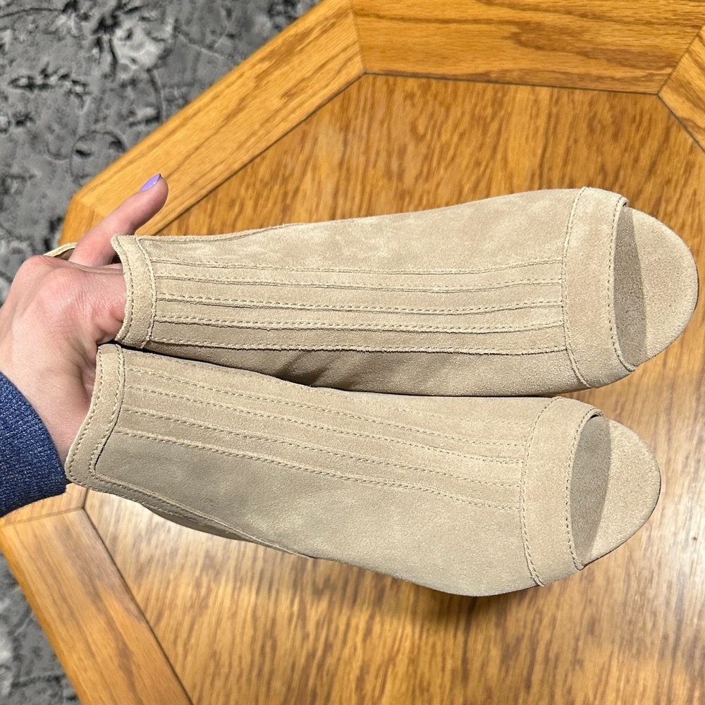 *JOE’S JEANS* Taupe Suede Peep Toe Block Heeled Booties NWOT Size 9 - Picture 5 of 11